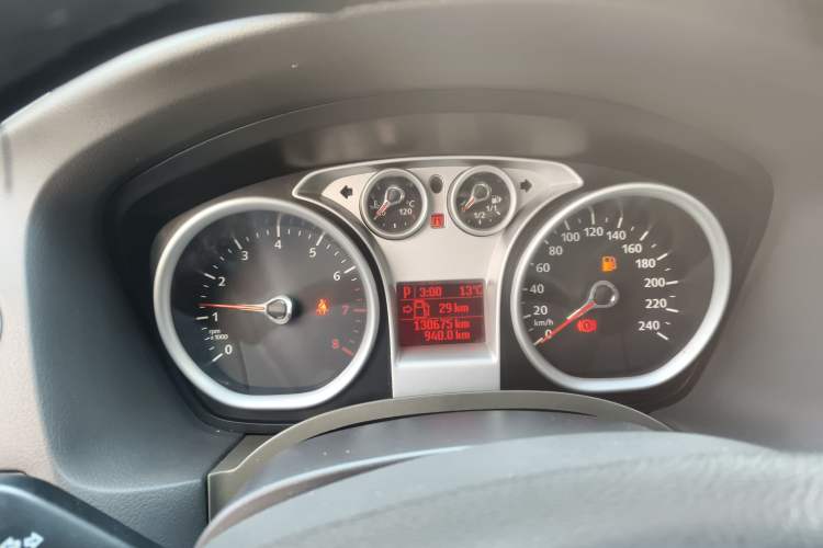 Used Ford Focus 2013 Sedan Classic 1.8L Automatic Fashion Edition
