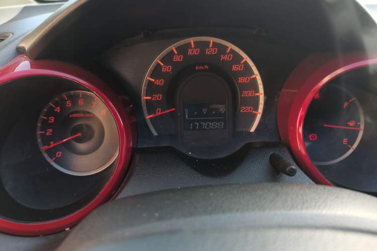 Used Honda Fit 2008 1.5L automatic luxury edition
