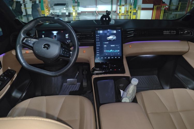 Used Nio ES8 2022 75 kWh Six-Seater Version Center Console