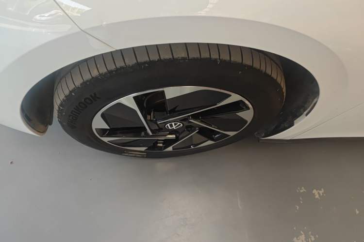 Used Volkswagen ID.3 2023 Upgraded Model Pure Intelligent Enjoyment Version Left Front Wheel Hub