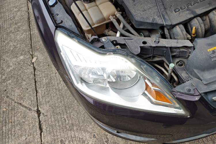 Used Ford Focus 2013 Sedan Classic 1.8L Manual Fashion Edition Right Front Headlight