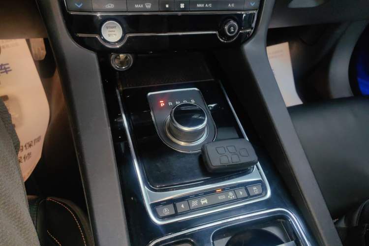 Used Jaguar F-PACE 2018 2.0T Two-Wheel Drive Urban Deluxe Edition