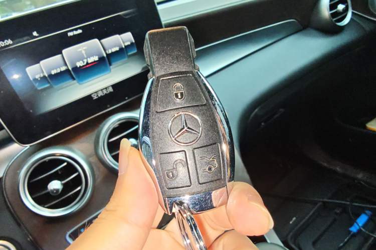 Used Mercedes-Benz GLC 2016 GLC 300 4MATIC Luxury Model