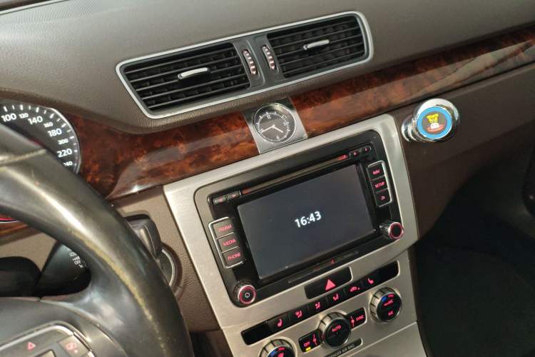 Used Volkswagen Magotan (Import) 2012 Travel Edition 2.0 TSI Comfort Version