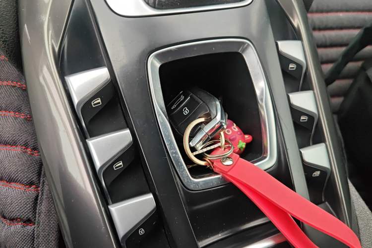 Used DS 5 2014 1.6T Luxury Edition THP160
