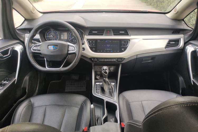 Used Geely Auto Vision X3 2020 1.5L CVT Luxury Model Center Console