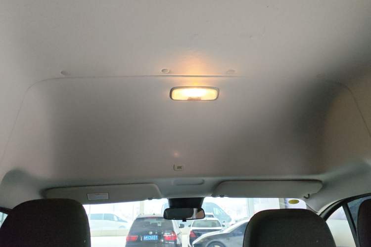 Used Ford Transit 2023 2.0T Diesel Manual Multifunction Commercial Vehicle Mid-axle Mid-roof 5/6 Seats