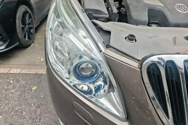 Used Buick GL8 2011 3.0L GT Luxury Business Haoya Edition Right Front Headlight