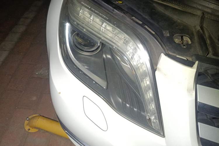 Used Mercedes-Benz GLK-Class 2013 GLK 300 4MATIC Dynamic Sunroof Model