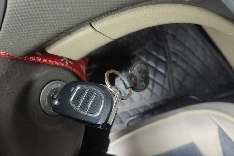 Used Hyundai Verna (older generation) 2010 Sedan 1.4L Manual Comfort GS
