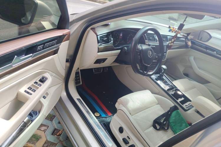 Used Volkswagen Phideon 2016 380TSI Two-Wheel-Drive Luxury Edition
