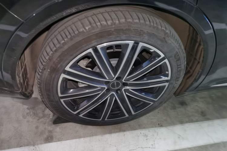 Used Hima Luxeed R7 2025 Range-Extended Version 251 km Max
