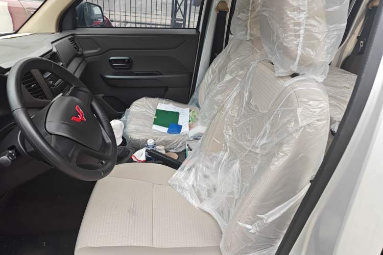 Used Wuling Hongguang V 2022 1.5L Enjoy Edition Hydraulic Power Steering LAR