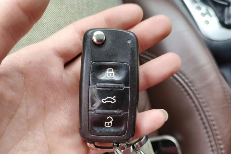 Used Volkswagen Tiguan 2015 1.8TSI Automatic All-Wheel-Drive Luxury Model Vehicle Key