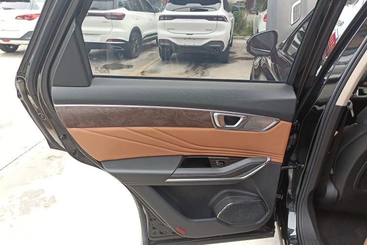 Used Bestune T99 2023 2.0T Automatic Prestige Edition (8AT)
