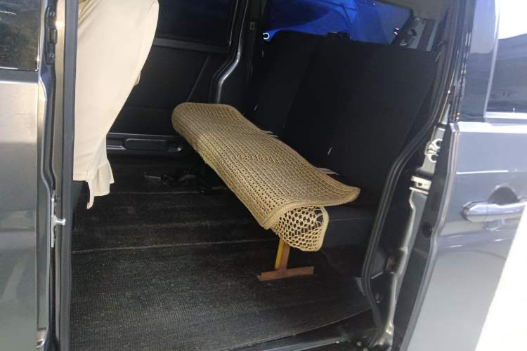 Used Jinbei Gold Hiace M Classic 2022 1.5L Engineering Lion Passenger Vehicle 5 Seats