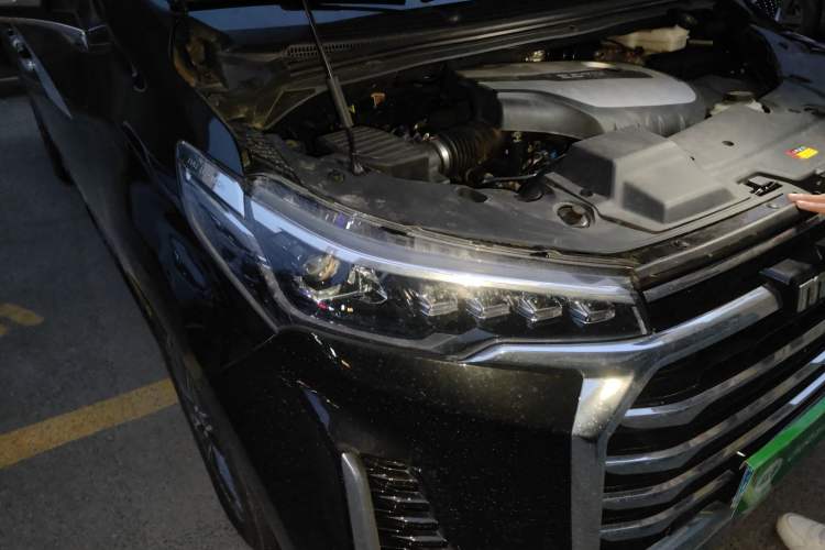 Used SAIC MAXUS G20 RV 2021 Restyled 2.0T Traveler Self-Propelled Class B RV – Time Edition Right Front Headlight