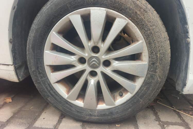 Used Citroen C-Quatre 2013 1.6L Manual Prestige CNG Model Right Front Wheel Hub