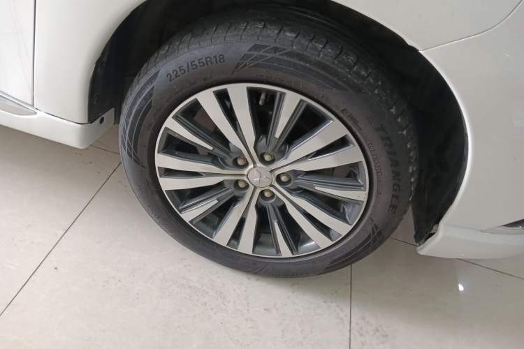 Used Mitsubishi Outlander 2021 Revised Version 2.0L Two-Wheel Drive Enjoyment Edition 5 Seats Right Front Wheel Hub