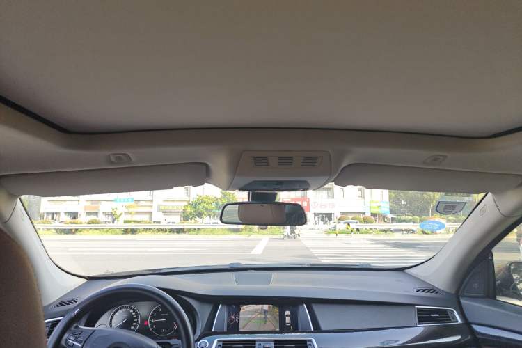 Used BMW 5 Series GT 2015 528i Leading Model