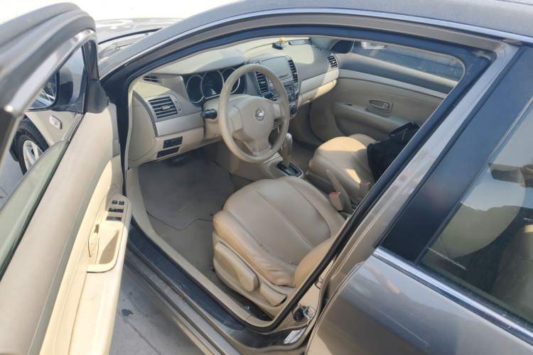 Used Nissan Sylphy 2012 Classic 1.6XE Automatic Comfort Edition Driver Seat