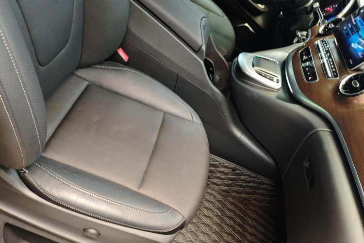 Used Mercedes-Benz V-Class 2021 V 260 L Long-wheelbase Luxury Edition