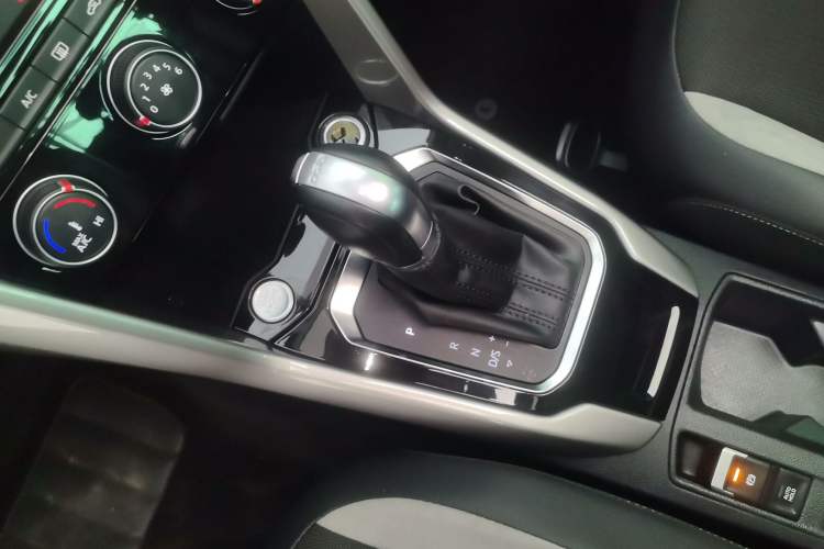 Used Volkswagen T-ROC 2022 280TSI DSG Two-Wheel Drive Elite PLUS
