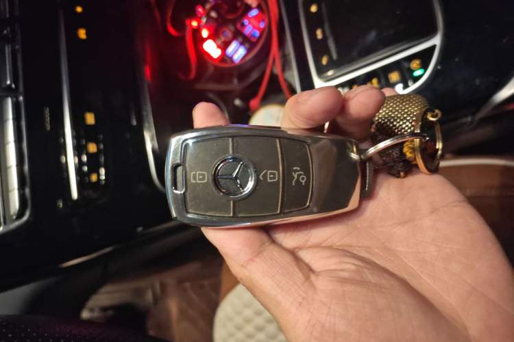 Used Mercedes-Benz GLC 2021 GLC 260 L 4MATIC Dynamic Edition Vehicle Key