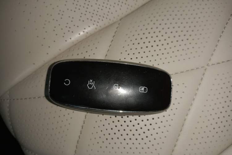 Used Denza D9 2024 DM-i 980 Four-Wheel Drive Flagship Model