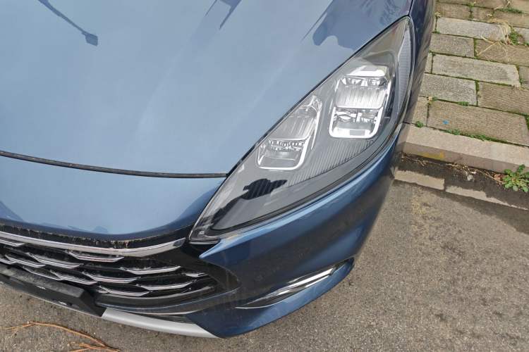 Used Ford Escape 2020 EcoBoost 245 Two-Wheel-Drive Titanium Edition