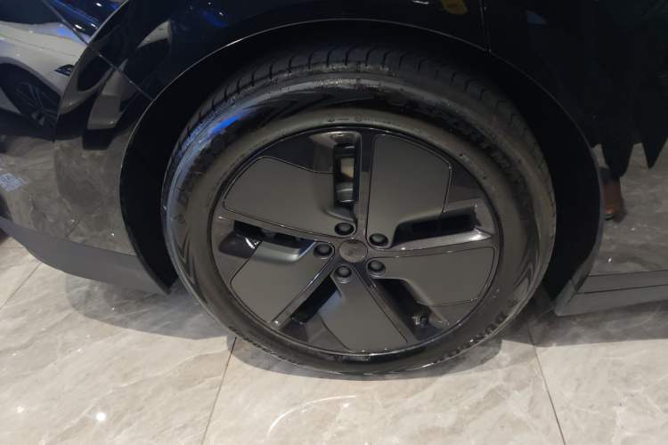 Used Li Auto i6 2025 Model Two-Wheel-Drive Standard Type