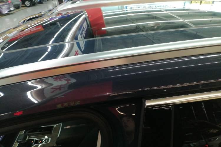 Used Hongqi HS7 2023 2.0T Automatic All-Wheel-Drive Flagship Edition Six Seats Roof