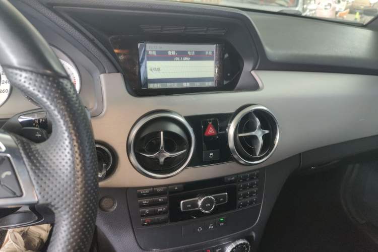 Used Mercedes-Benz GLK-Class 2015 GLK 260 4MATIC Dynamic Edition Ultimate Version
