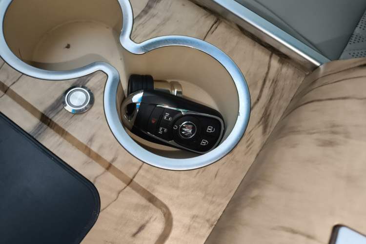 Used Buick GL8 2018 ES 28T Comfort Model China VI Standard Vehicle Key