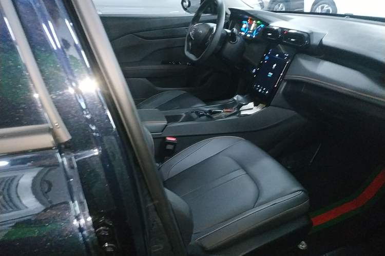 Used Dongfeng Aeolus Yixuan 2025 1.5L Automatic Luxury Version