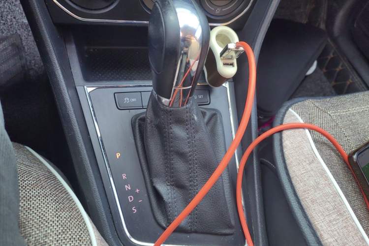 Used Volkswagen Lavida 2015 1.6L Automatic Comfort Edition Gear Lever