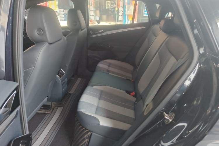 Used Volkswagen ID.4 CROZZ 2025 Pure Edition Left Rear Seat