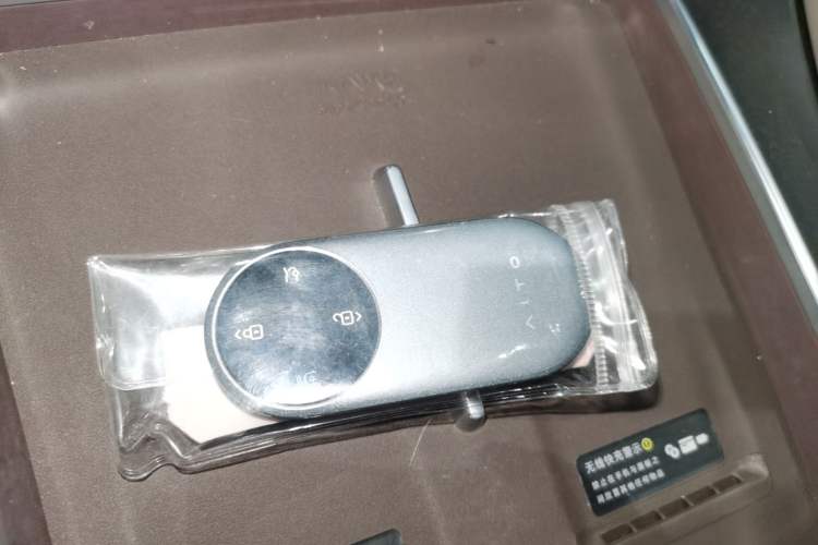 Used Hima AITO M9 2025 Extended-Range Ultra Version 52 kWh 6-Seater Interior 1