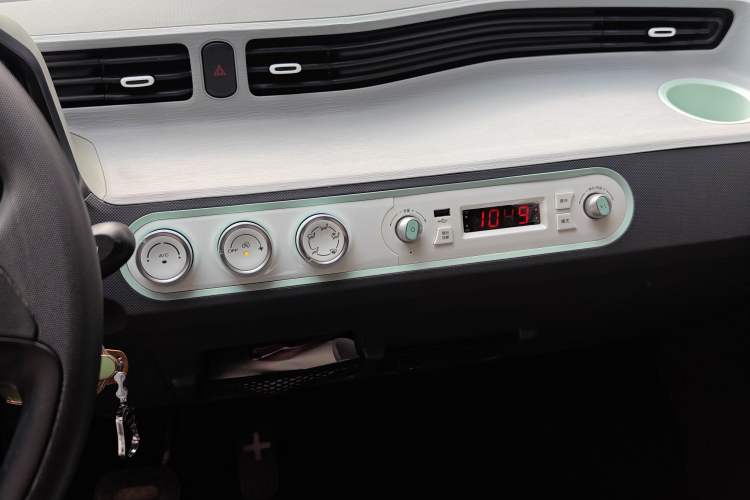 Used Wuling Hongguang MINIEV 2022 Macaron Premium Model – Lithium Iron Phosphate
