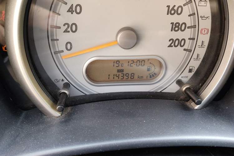 Used Suzuki Splash 2012 1.4 VVT Luxury Edition Odometer Close Up