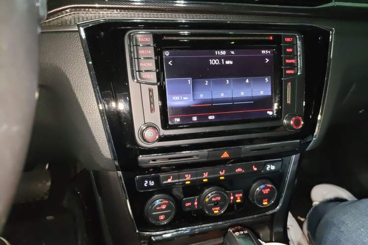 Used Volkswagen Passat 2017 330TSI DSG Luxury Edition
