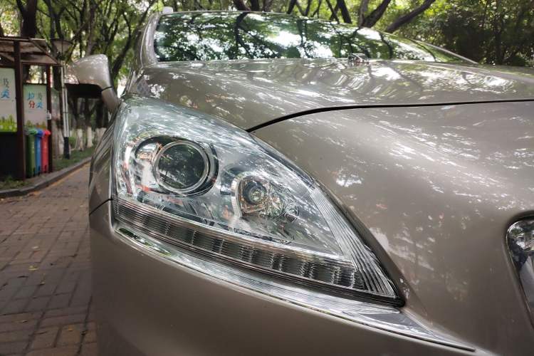 Used Peugeot 3008 2015 2.0L Automatic Trend Edition Right Front Headlight