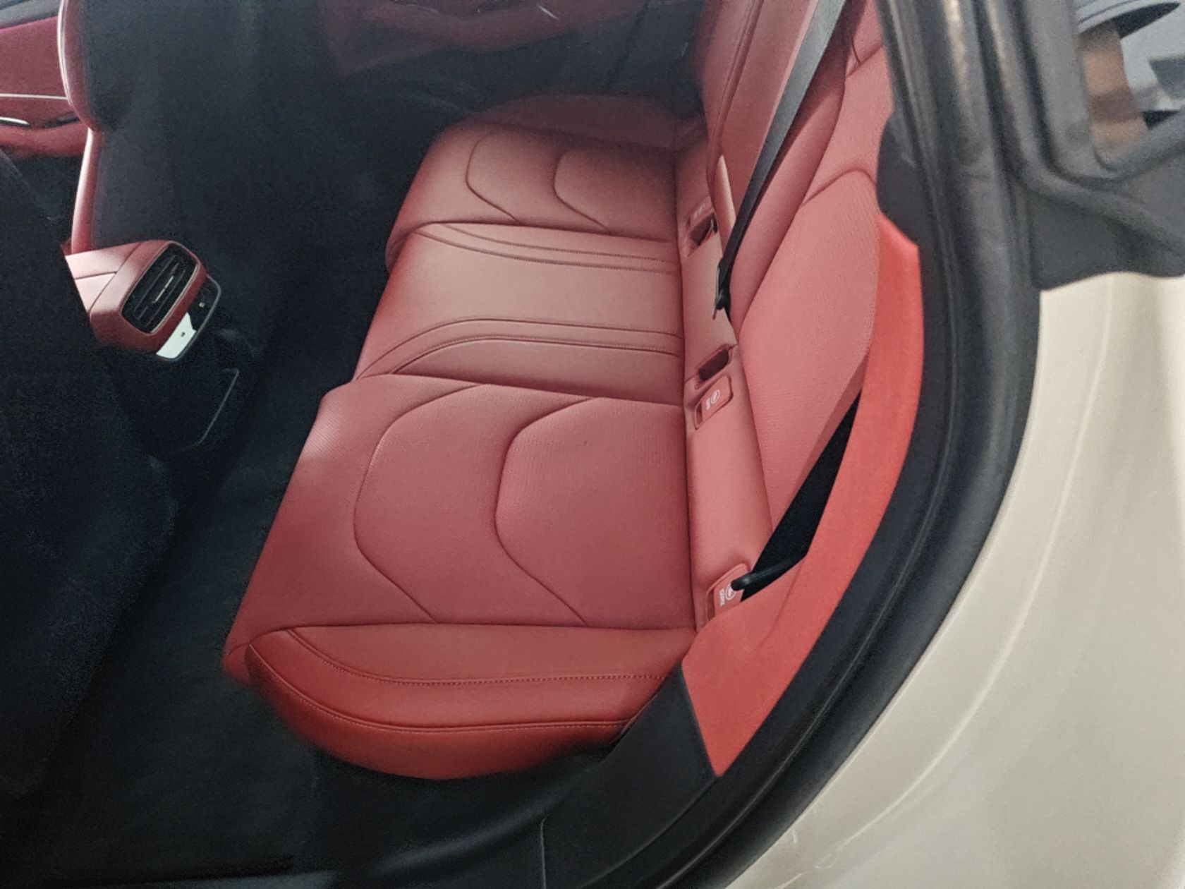 Xiaomi Auto SU7 2024 Rear-Drive Ultra-Long Range Advanced Pro-Level Intelligent Driving Version — снимка 20