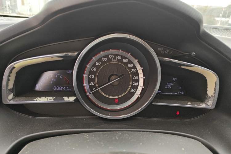 Used Mazda 3 Axela 2016 Sedan 1.5L Automatic Luxury Model