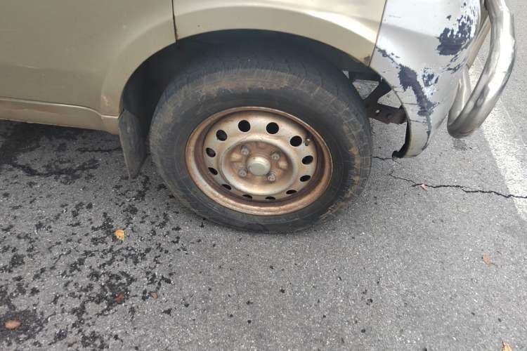 Used Wuling Rongguang 2011 1.2L Base Version Right Front Wheel Hub
