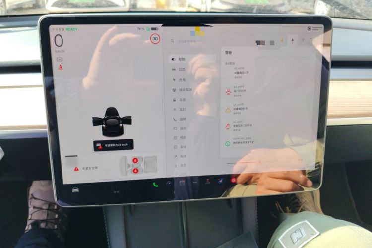 Used Tesla Model 3 2022 Rear-Wheel-Drive Version Audio And AC Panel