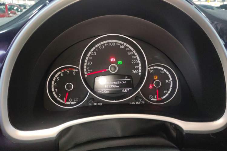 Used Volkswagen Beetle 2015 180TSI model
