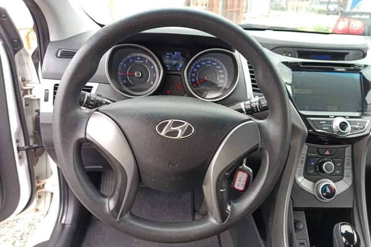 Used Hyundai Elantra (5th Generation / Langdong) 2016 1.6L Automatic Smart Version Steering Wheel