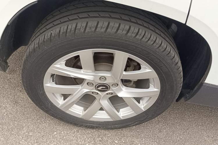 Used Jetta VS5 2023 280TSI Automatic Trend Edition Right Rear Wheel Hub