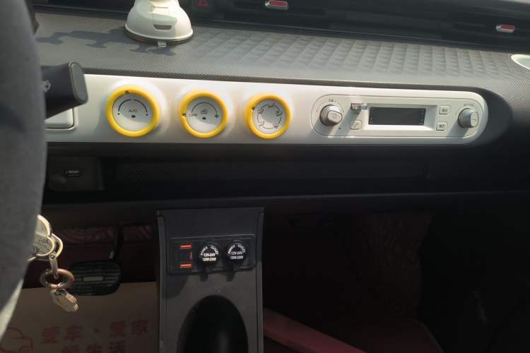 Used Wuling Hongguang MINIEV 2022 GAMEBOY 300km Enthusiast Model with Lithium Iron Phosphate Audio And AC Panel